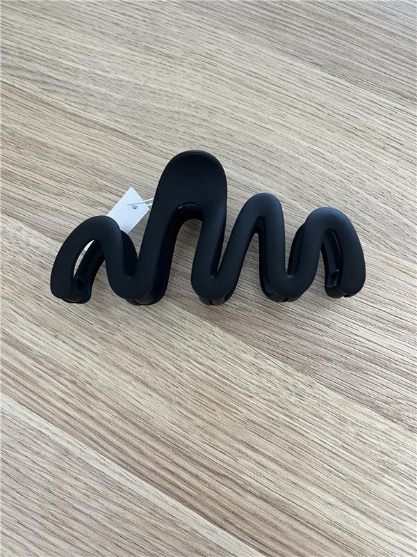 LARGE SWATCH HAIR CLAW - Black