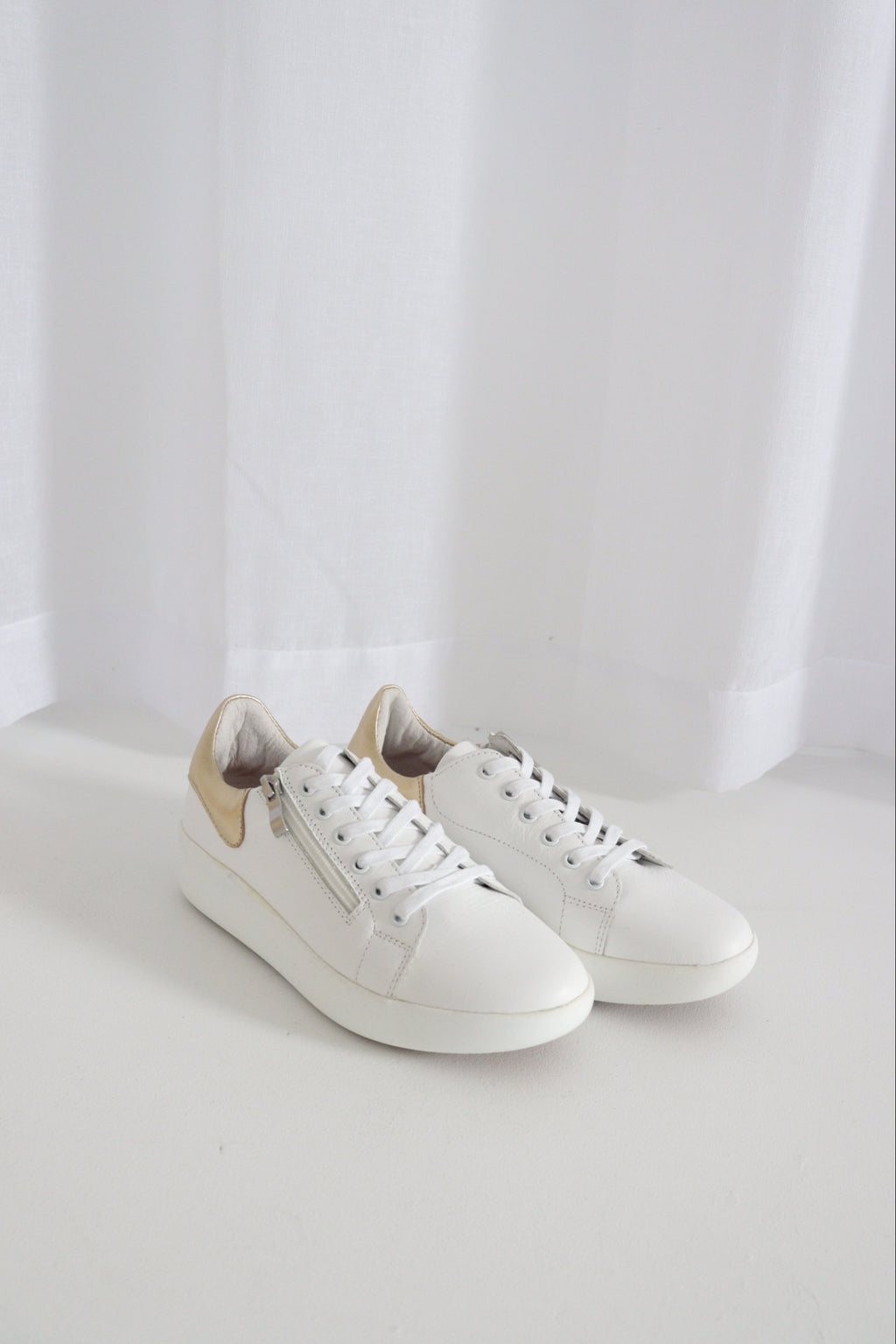 MOPPY SNEAKER - White/Bronze Leather