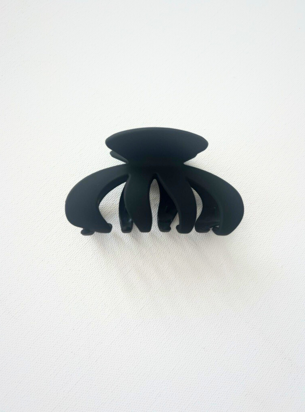 SALLY CLAW CLIP - Black