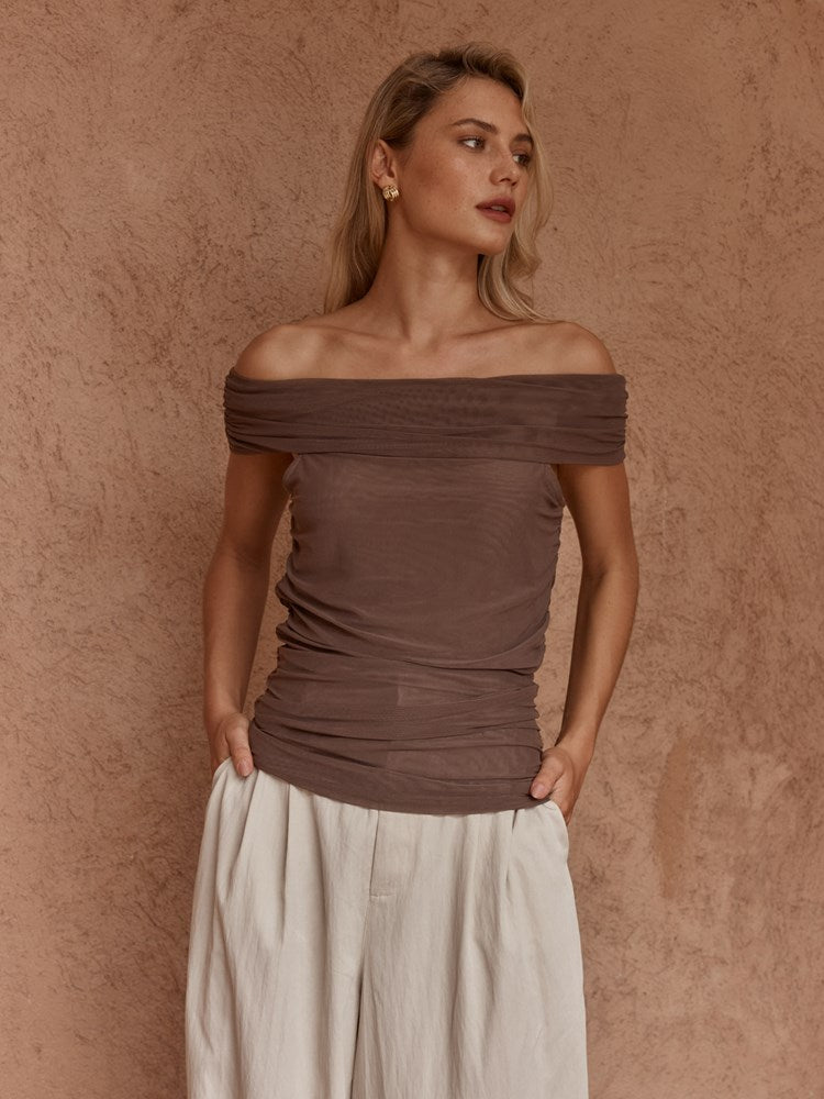 Sass Jordan Off Shoulder Top in Chocolate