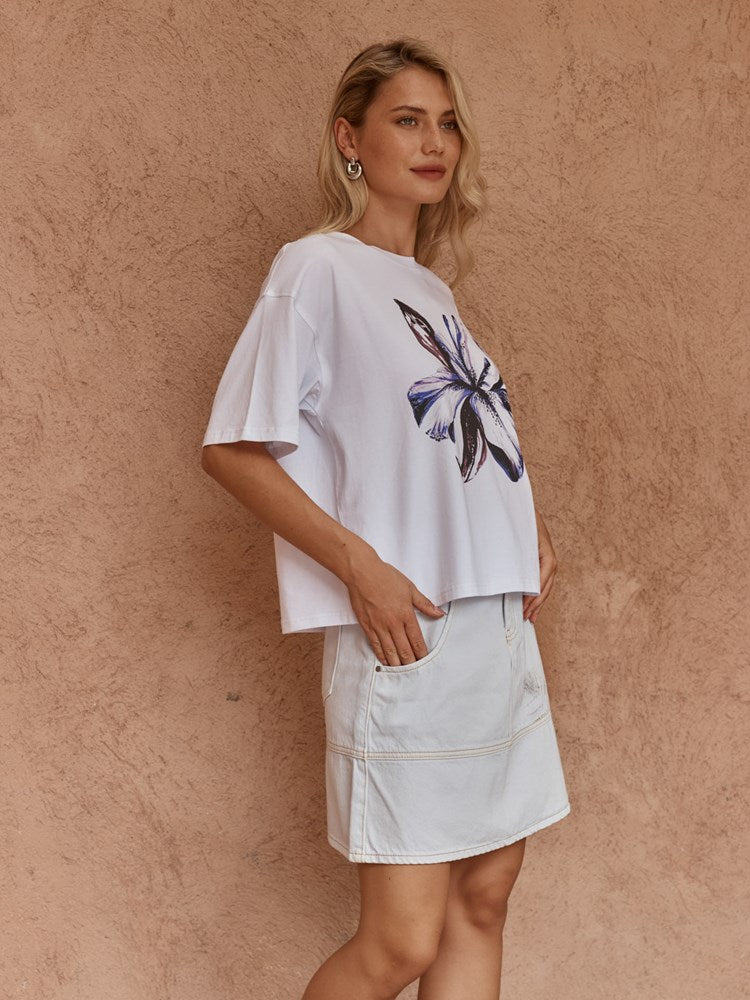 Sass Salore Printed Tee in Lily Print - view 3