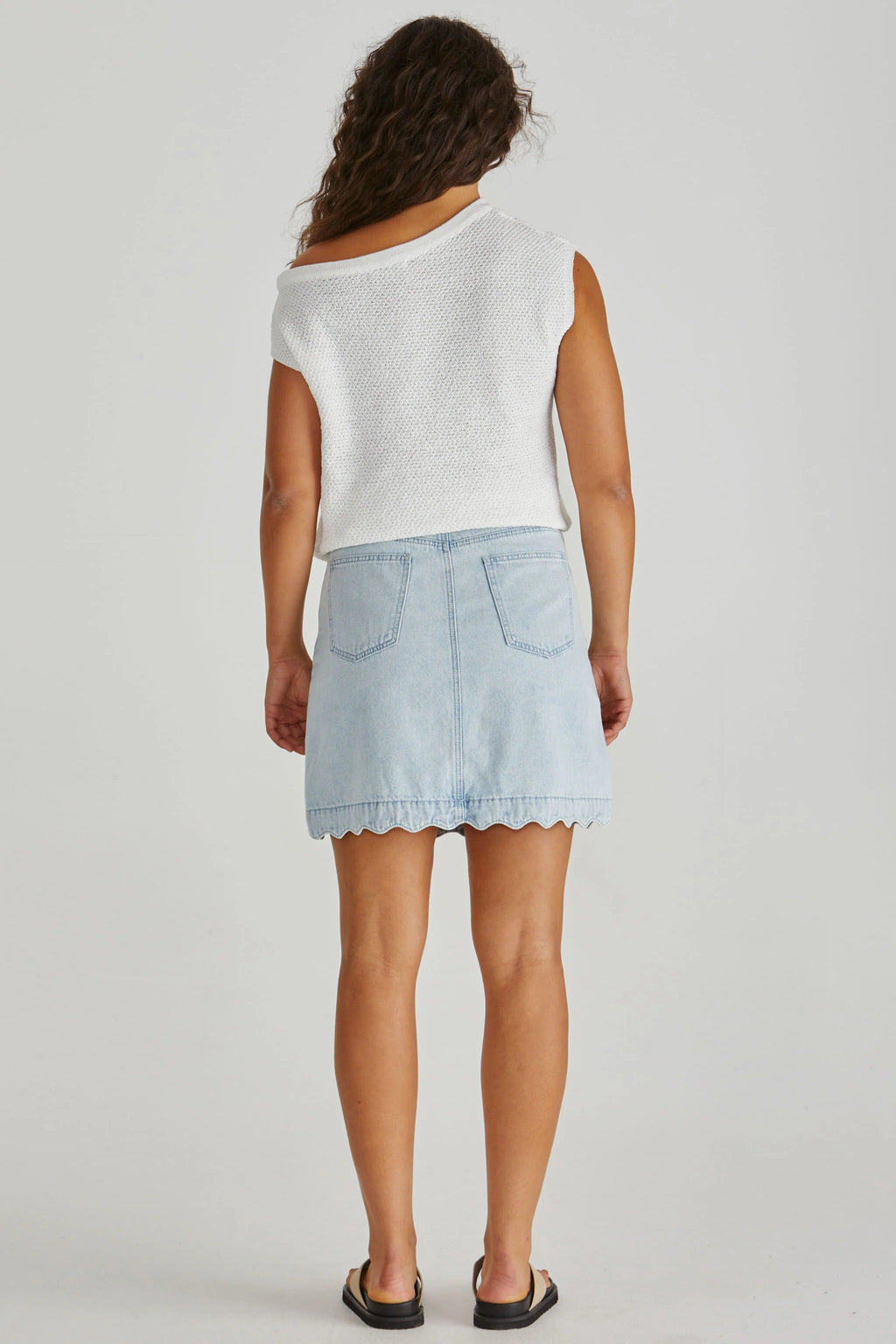 VALE SCALLOPED DENIM SKIRT - Bleach