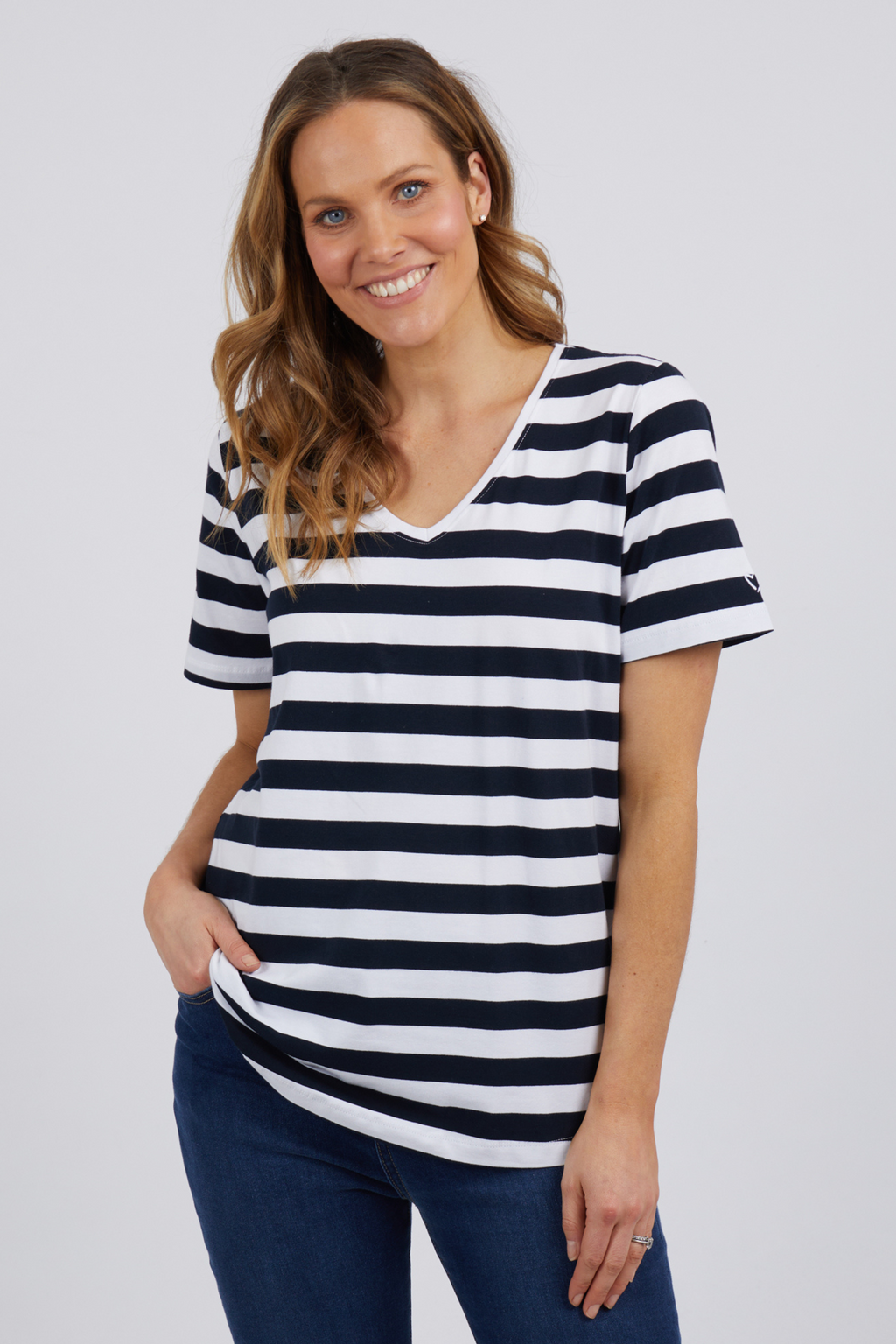 FORTUNE STRIPE VEE TEE - Navy and White Stripe