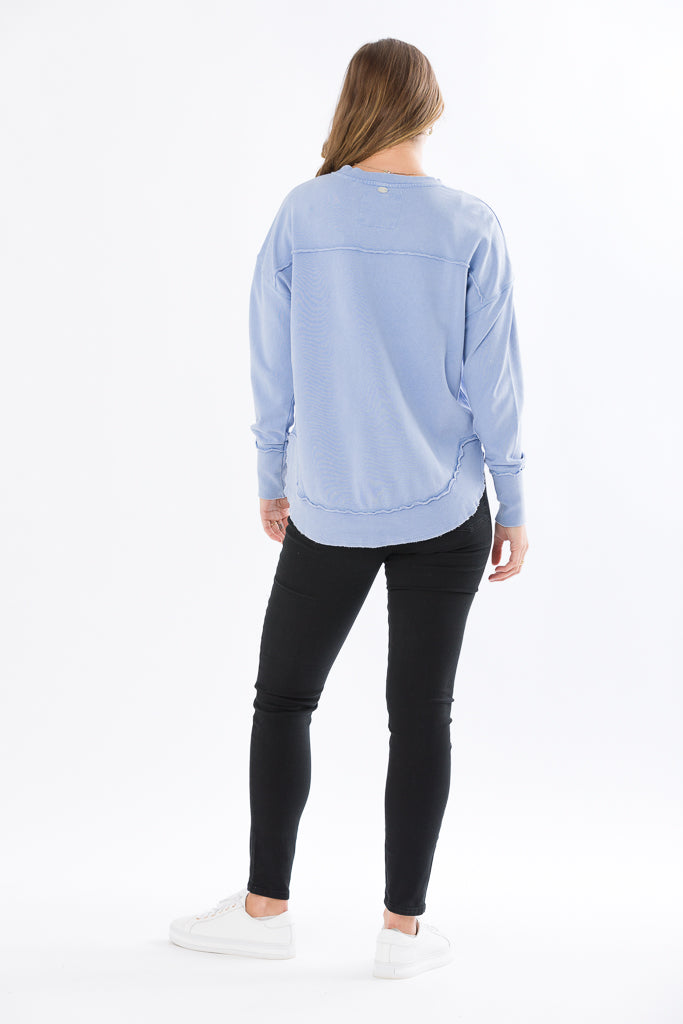 WASHED SIMPLIFIED CREW- Washed Light Blue
