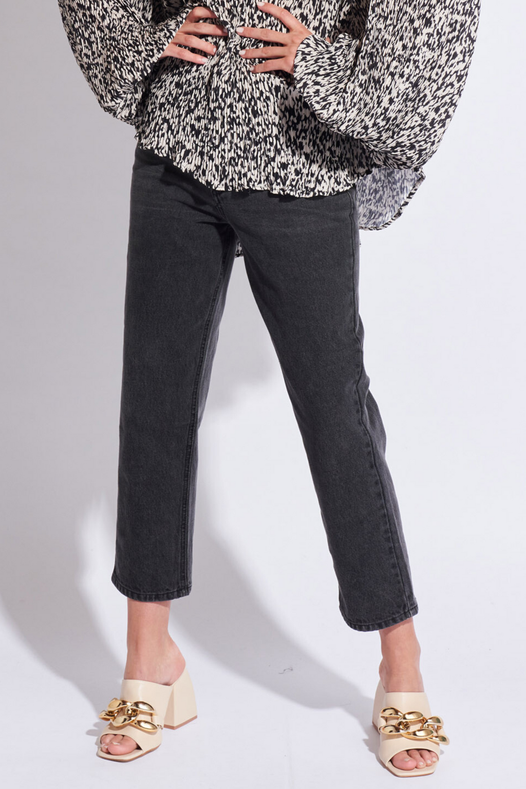 SOMEWHERE JEAN- Washed Black