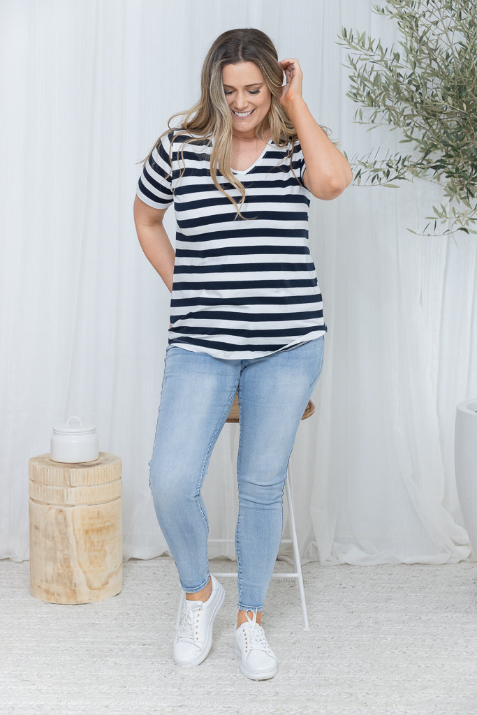 FORTUNE STRIPE VEE TEE - Navy and White Stripe