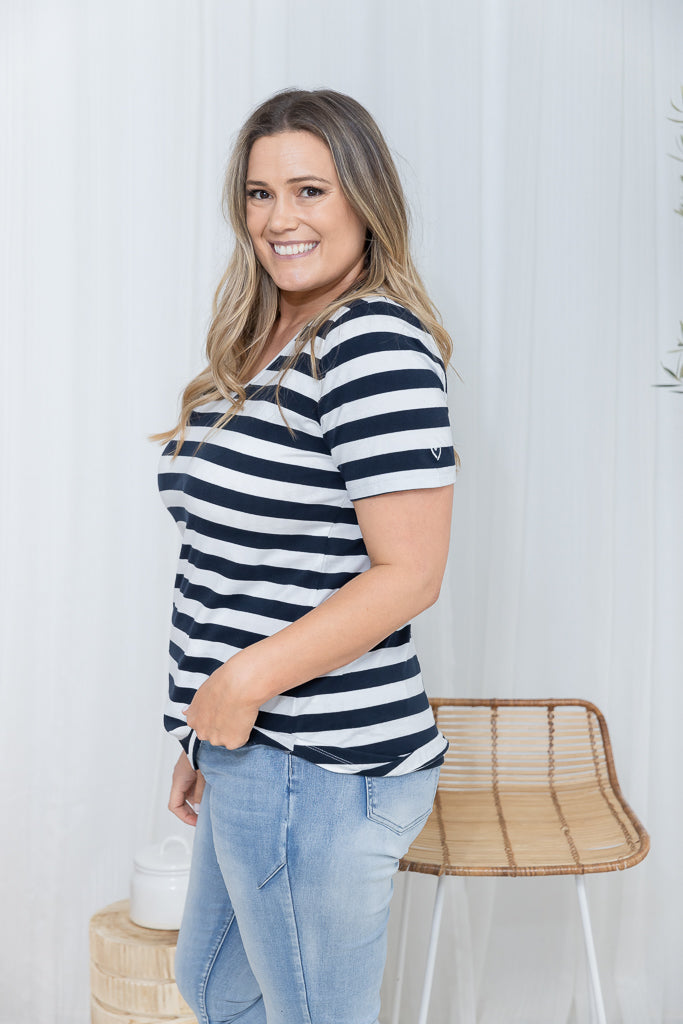 FORTUNE STRIPE VEE TEE - Navy and White Stripe